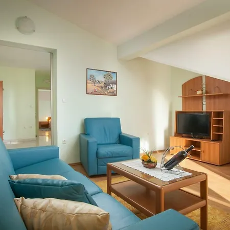 Cvjetni Dvori Daire *