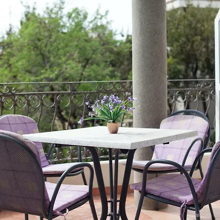 Cvjetni Dvori Daire *