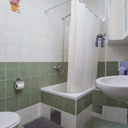 Cvjetni Dvori * Makarska