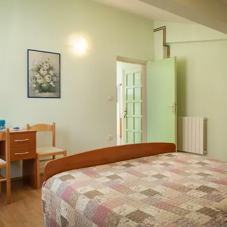 Cvjetni Dvori Makarska