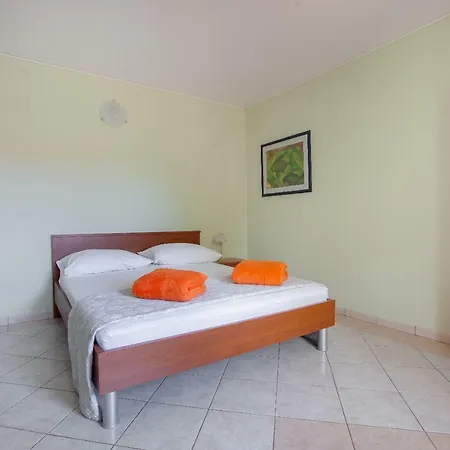 Cvjetni Dvori Daire Makarska