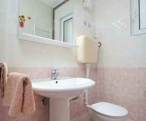 Cvjetni Dvori Apartment Makarska