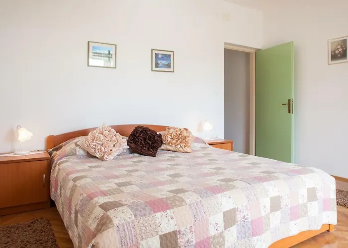 Cvjetni Dvori Apartment Makarska