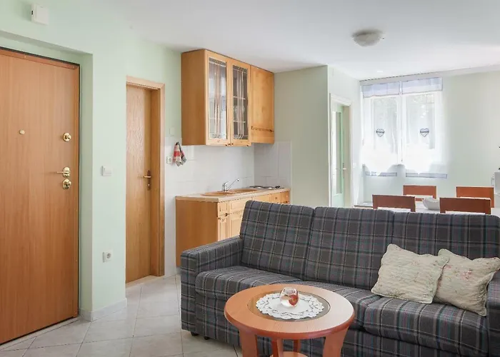 Cvjetni Dvori Makarska