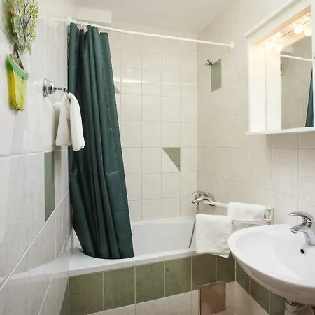 Cvjetni Dvori Apartment *
