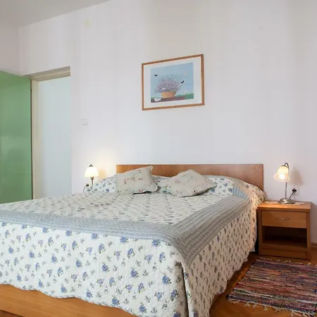 Cvjetni Dvori Apartment