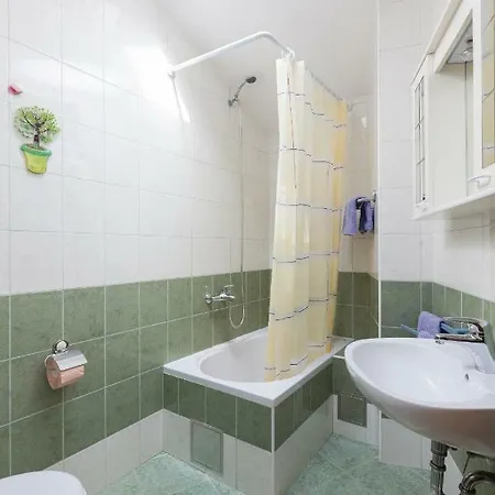 Cvjetni Dvori Apartman *