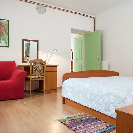 Cvjetni Dvori Makarska