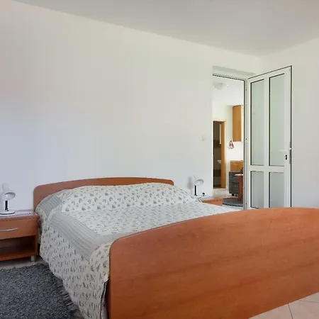 Cvjetni Dvori Apartman *