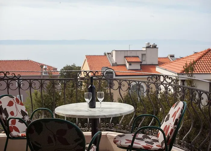 Cvjetni Dvori * Makarska