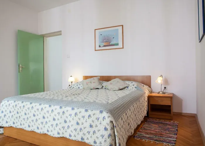 Cvjetni Dvori Apartment