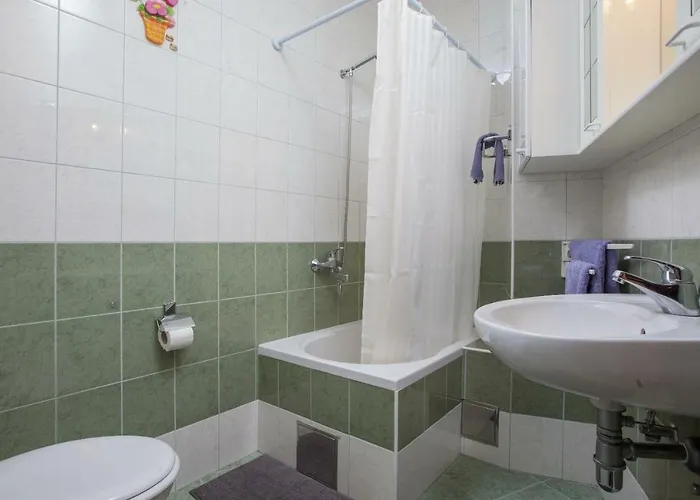 Cvjetni Dvori * Makarska