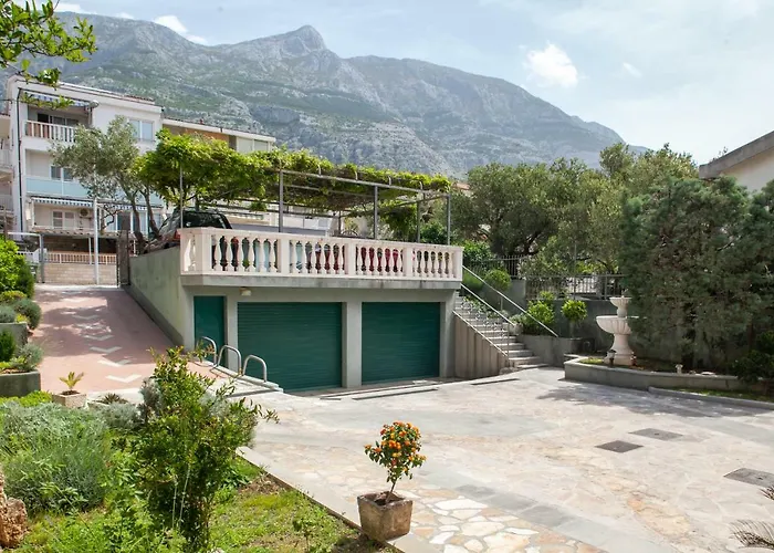 Apartment Cvjetni Dvori Makarska