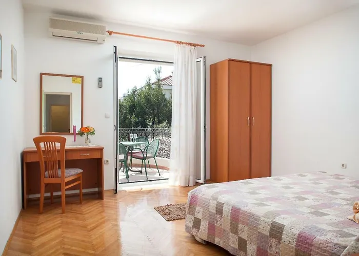 Cvjetni Dvori Daire Makarska