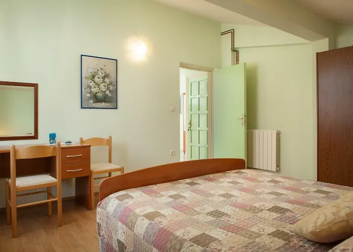 Cvjetni Dvori Makarska