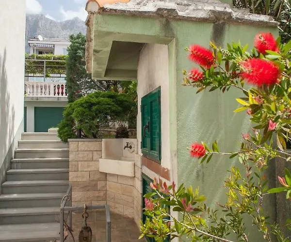 Cvjetni Dvori Daire *