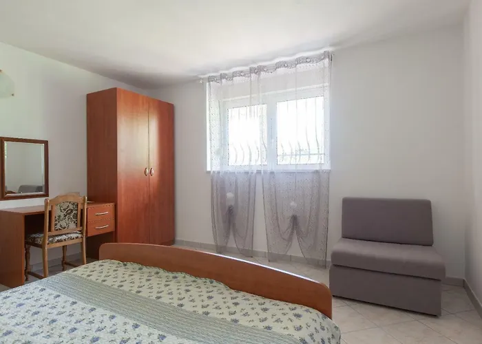 Cvjetni Dvori Daire Makarska