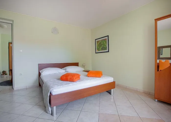 Cvjetni Dvori Daire Makarska